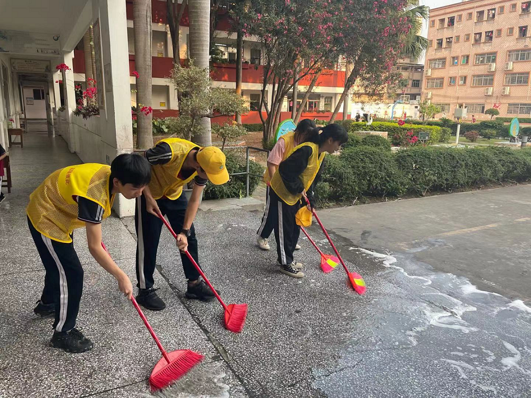 厚街：开贤学校学雷锋树新风